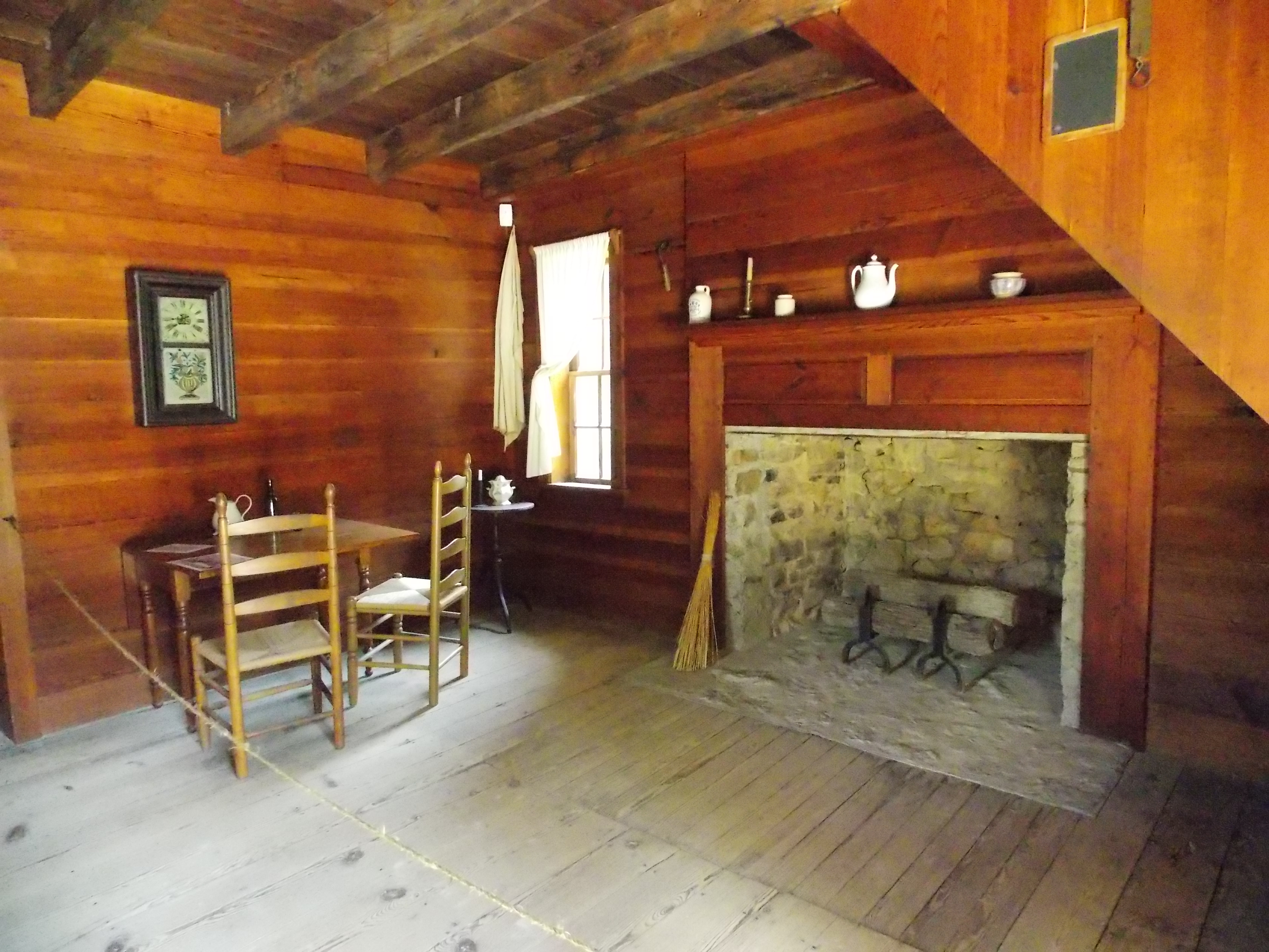 This room is the reconstructed model of the room where William Sherman and Joseph Johnston met to discuss terms.