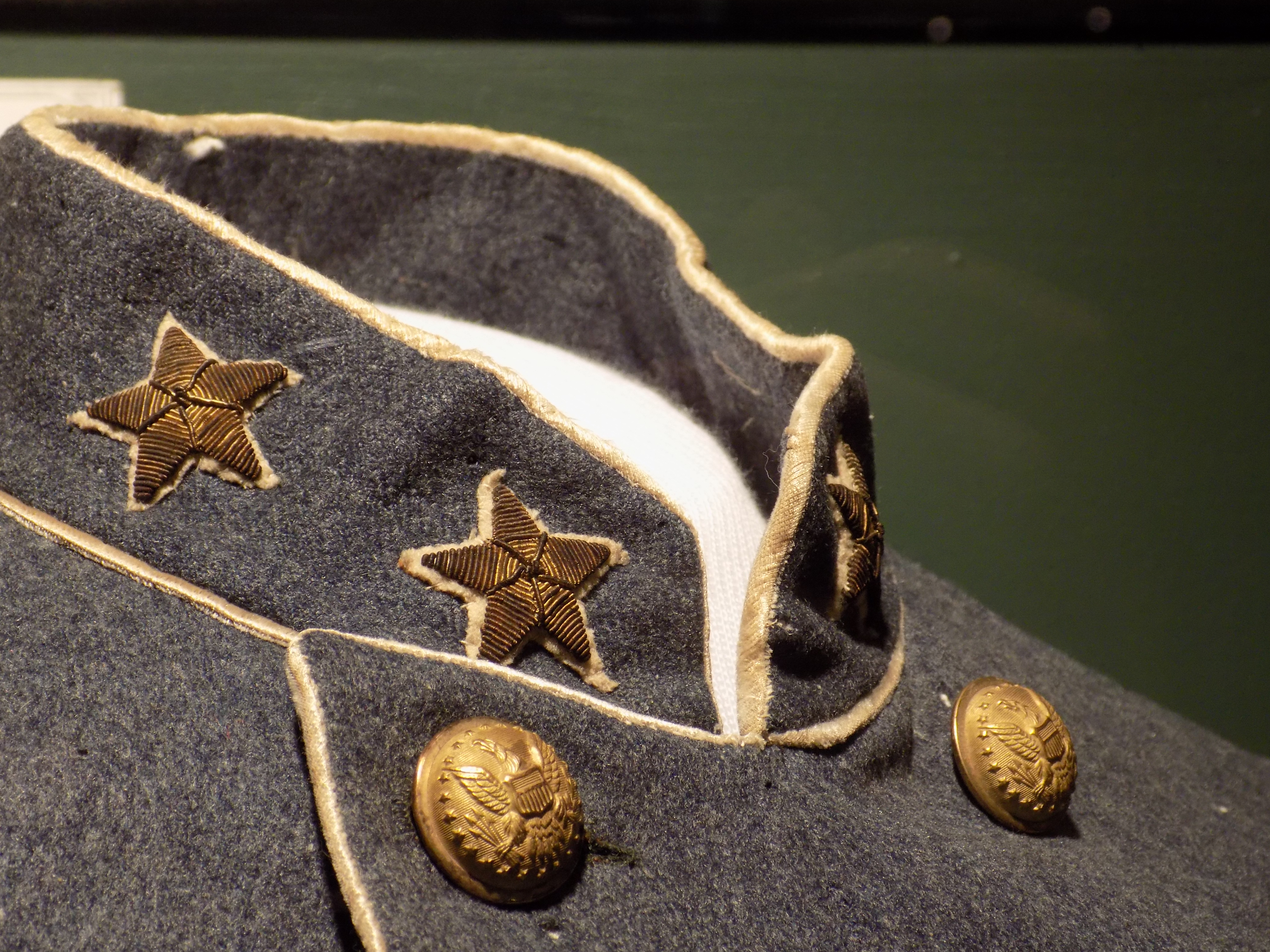 Sandie Pendleton's Uniform at Museum of Virginia (detail photograph)
