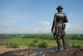 Warren statue on LRT