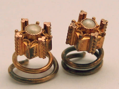 Carbuncle of Etruscan Gold Cufflinks