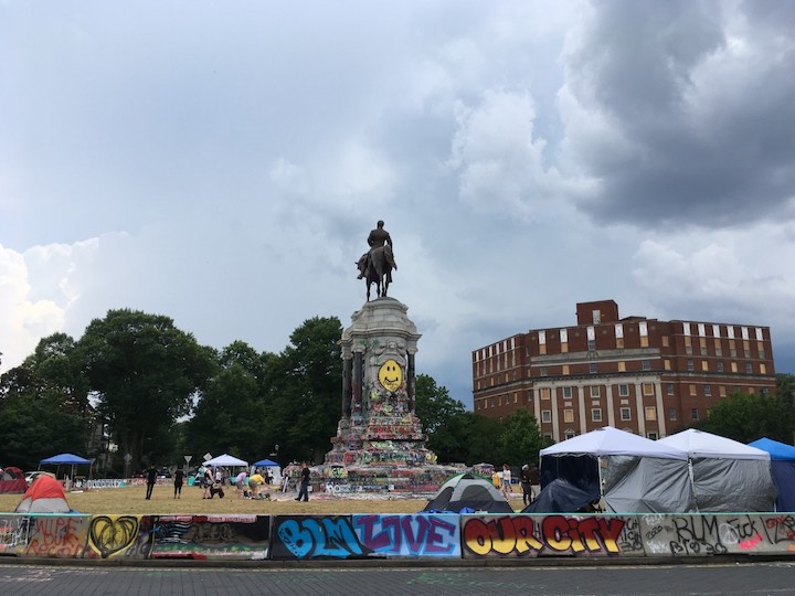 Spraypainted Lee Backside