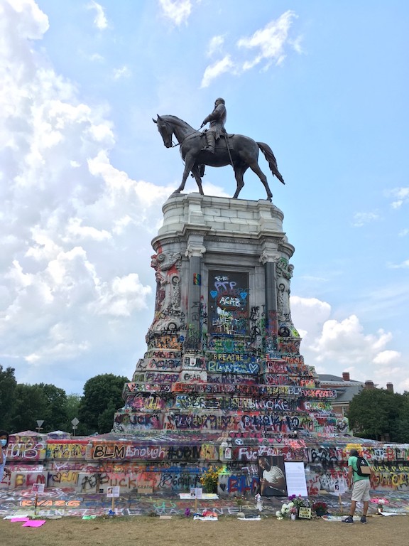 Spraypainted Lee Monument